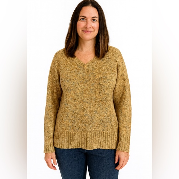 Liz Claiborne Sweater - Picture 2 of 9